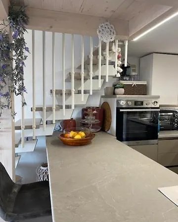 Casa Con Ampio Giardino Ferienhaus